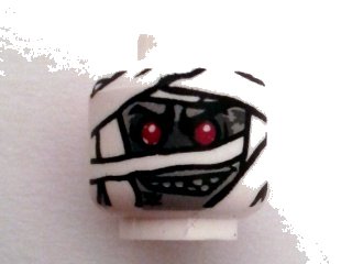 LEGO onderdeel Minifigure, Head Alien Mummy with Light Bluish Gray Face, Glow In Dark Wrappings, and Red Eyes Pattern (3626pb0713)