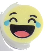 LEGO onderdeel Tile, Round 1 x 1 with Emoji, Bright Light Yellow Face, Laughing, Medium Azure Tears, and Open Mouth with Coral Tongue Pattern 98138pb130