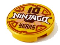 LEGO part Fliese, Rund 2 x 2 mit unterer Stift Halterung mit '10 NINJAGO YEARS' Muster 14769pb366
