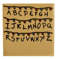 LEGO part Fliese 6 x 6 mit unteren Röhren mit schwarzen Alphabet-Buchstaben und mehrfarbigen Weihnachtslichtern auf beigefarbenem Hintergrund-Muster (Aufkleber) - Set 75810 10202pb011