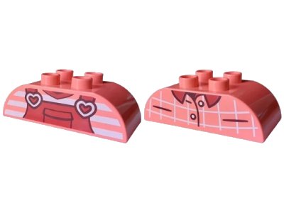 LEGO onderdeel Duplo, Brick 2 x 4 Slope Curved Double with Dark Red Overalls over Striped T-Shirt with White Heart Shaped Buckles / Closed Shirt with Buttons and Collar Pattern (98223pb042)