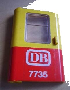 LEGO onderdeel Door 1 x 4 x 5 Train Left, Thin Support at Bottom with Red Bottom Half and 'DB 7735' Pattern (Sticker) - Set 7735 (4181pb004)