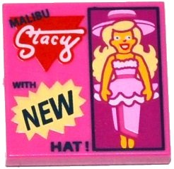 LEGO onderdeel Tile 2 x 2 with Doll and 'MALIBU Stacy WITH NEW HAT!' Pattern (3068pb0928)