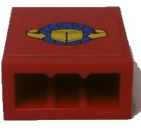 LEGO part Stein 1 x 2 x 2 avec support de tenon intérieur avec motif boîte et flèches et globe sur fond rouge (Autocollant) - Ensemble 7939 3245cpb107