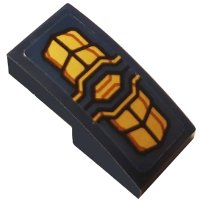 LEGO onderdeel Schuin, Gebogen 2 x 1 x 2/3 met Goud Pantser Platen Patroon (Sticker) - Set 76141 11477pb087
