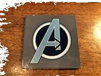 LEGO onderdeel Tile 6 x 6 with Bottom Tubes with Metallic Light Blue Avengers Logo Pattern (Sticker) - Set 76131 10202pb026