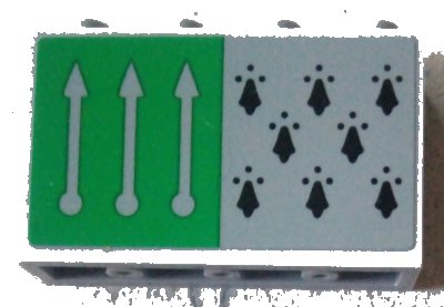 LEGO onderdeel Paneel 1 x 4 x 2 met Zijkanten Steunen - Holle Studs met 8 Zwarte Spitsen en 3 Pijlen op Groene Achtergrond Patroon (Sticker) - Set 75956 (14718pb019)
