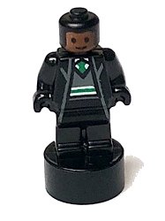 LEGO onderdeel Slytherin Student Statuette / Trophy #2, Reddish Brown Face 90398pb037