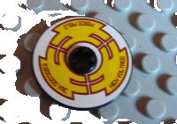 Technic, Disk 3 x 3 with 'HIGH VOLTAGE', 'FORCE FIELD', '2,500,000 VAC' on Yellow Pattern (Sticker) - Set 8102 in schwarz, LEGO Teilenummer 2723pb042