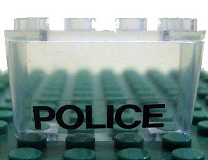 LEGO onderdeel Windscreen 2 x 4 x 2 Inverted with Black 'POLICE' Pattern (Sticker) - Set 6384 (4284pb01)