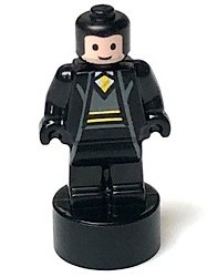 LEGO part Hufflepuff Student Statuette / Trophy #3, Light Nougat Face 90398pb032