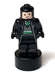 LEGO part Slytherin Student Statuette / Trophy #3, Light Nougat Face (90398pb038)