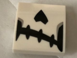 LEGO part Schräge, Courbe 2 x 2 x 2/3 avec motif Bouche et nez squelettiques (15068pb127)