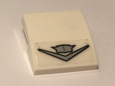 LEGO part Schräge, Gebogen 2 x 2 x 2/3 mit Cadillac Logo Muster (Aufkleber) - Set 10274 (15068pb308)