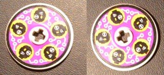 LEGO part Technic, Disque 3 x 3 avec Têtes Cyber Noires sur Motif Violet des Deux Côtés (Autocollants) - Set 8257 (2723pb021b)