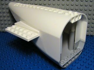LEGO onderdeel Aircraft Fuselage Aft Section Curved with Light Bluish Gray Base (54701c01)