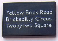 LEGO part Carreau 2 x 3 avec Motif 'Yellow Brick Road' Blanc, 'Brickadilly Circus' et 'Twobytwo Square' (Autocollant) - Set 10258 26603pb039