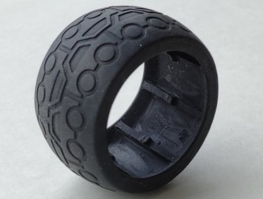LEGO onderdeel Duplo, Toolo Tire with Circles and Trapezoids (31351)