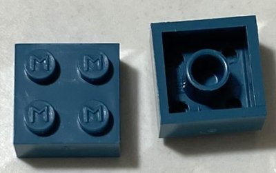 LEGO part Modulex, Brick 2 x 2 (M on studs) (Mx1122M)