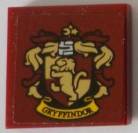 LEGO part Fliese 2 x 2 mit HP 'GRYFFINDOR' Hauswappen auf dunkelrotem Hintergrund-Muster (Aufkleber) - Set 71043 3068pb1228